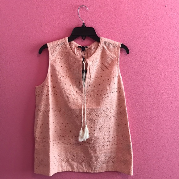 Tommy Hilfiger Tops - NWT Tommy Hilfiger pink tank with tie in front